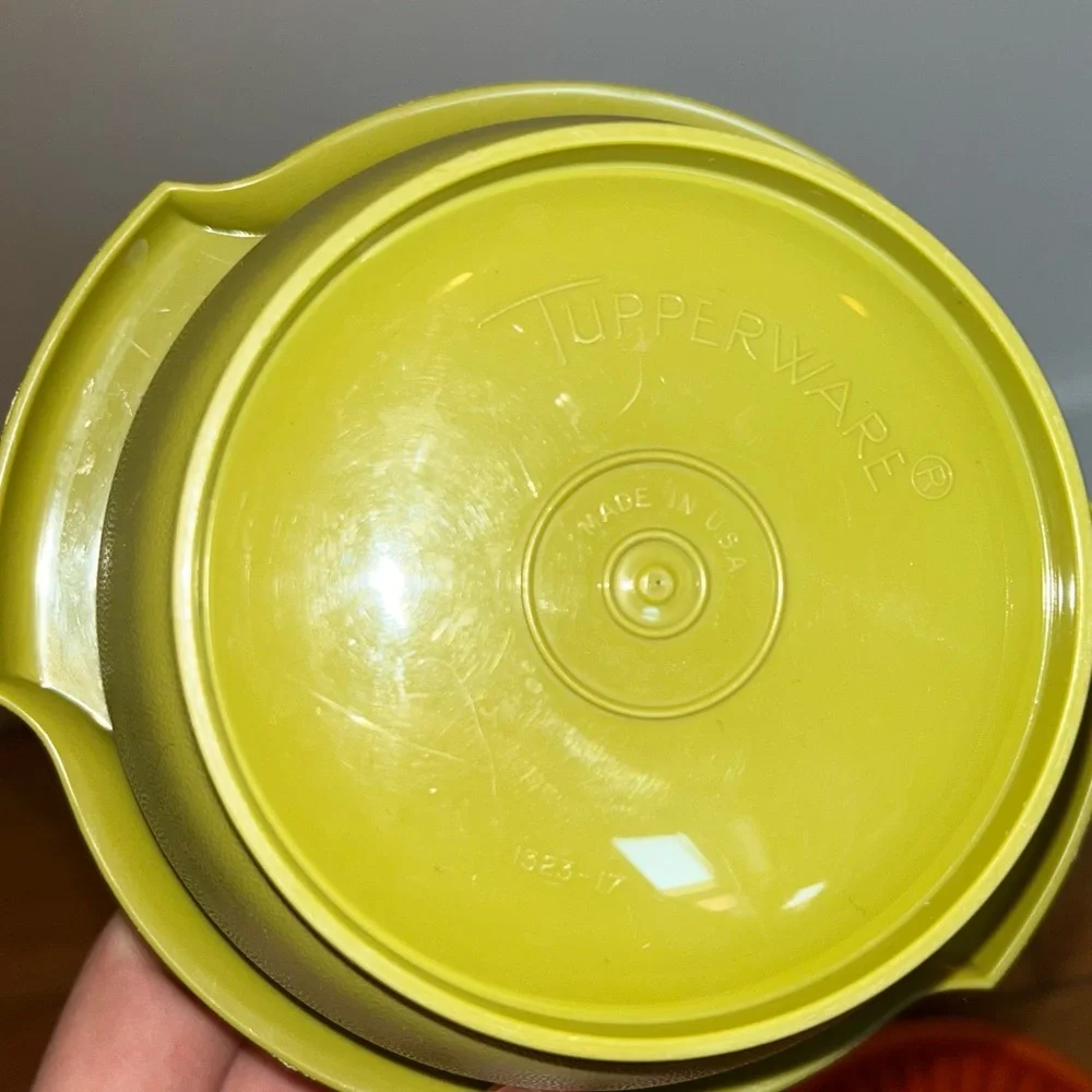Vintage Tupperware Servalier Storage Bowls w Starburst Lids Set of 4 - Picture 4 of 7